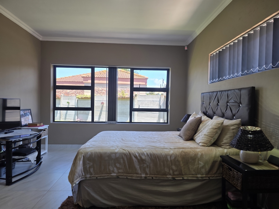 3 Bedroom Property for Sale in Wavecrest Eastern Cape